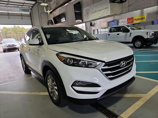 Dazzling White 2018 Hyundai TUCSON SEL