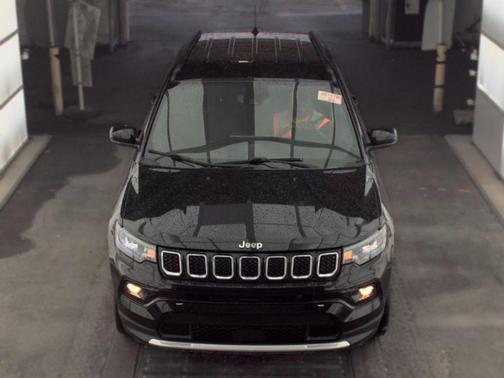 Diamond Black Crystal Pearlcoat 2023 Jeep Compass Limited