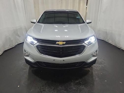 Silver Ice Metallic 2018 Chevrolet Equinox LT