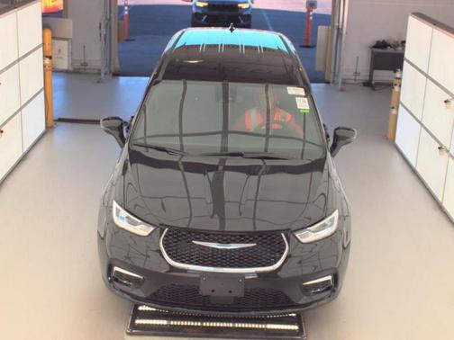 2025 Chrysler Pacifica L