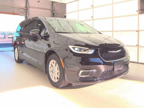 2025 Chrysler Pacifica L