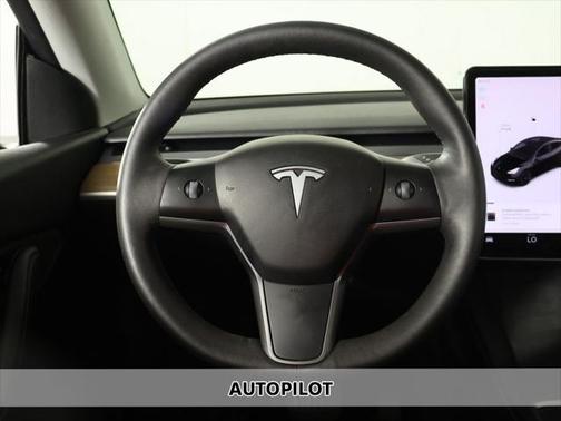 2022 Tesla Model Y Long Range Dual Motor All-Wheel Drive