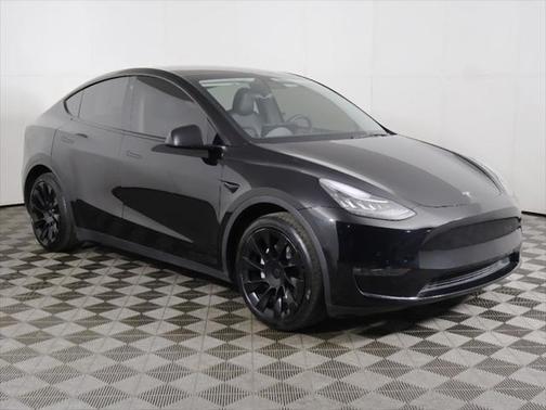 2022 Tesla Model Y Long Range Dual Motor All-Wheel Drive