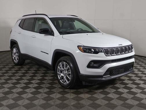 2024 Jeep Compass Latitude Lux