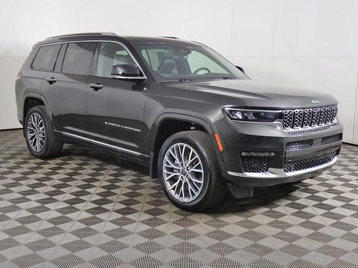 Diamond Black Crystal Pearlcoat 2023 Jeep Grand Cherokee L Summit Reserve