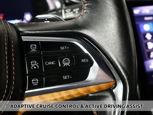 Diamond Black Crystal Pearlcoat 2023 Jeep Grand Cherokee L Summit Reserve