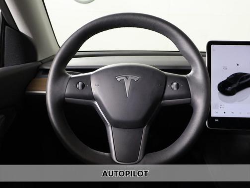 2022 Tesla Model Y Long Range Dual Motor All-Wheel Drive