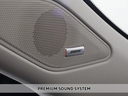 White Diamond 2025 Mitsubishi Outlander PHEV SE S-AWC