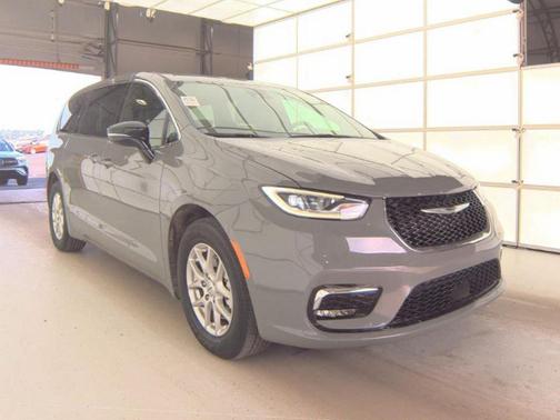 2025 Chrysler Pacifica L