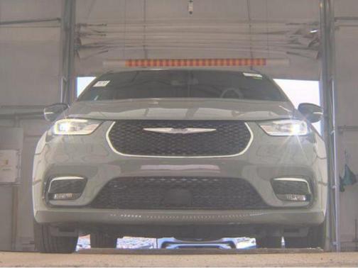 2025 Chrysler Pacifica L