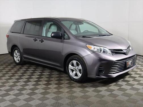2020 Toyota Sienna SE