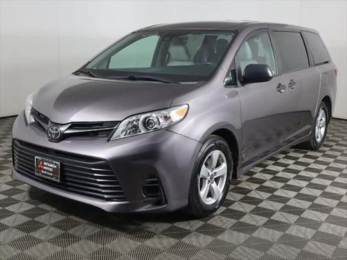 2020 Toyota Sienna SE