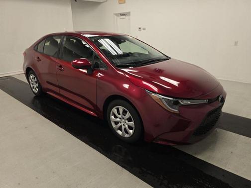 Pearl 2022 Toyota Corolla LE