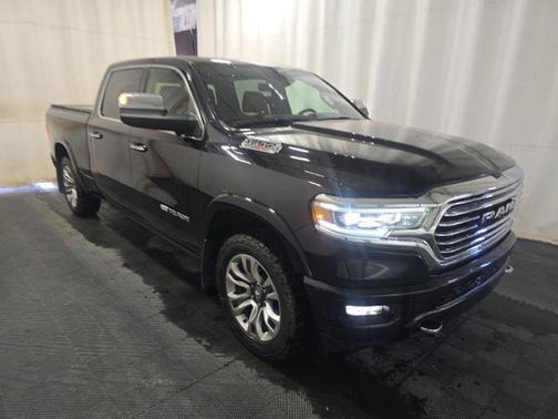 Diamond Black Crystal Pearlcoat 2022 RAM 1500 Longhorn