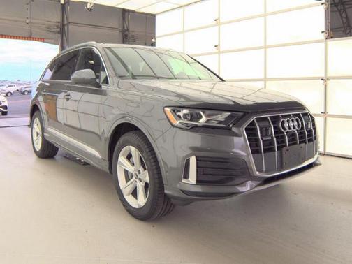 2022 Audi Q7 45 Premium Plus