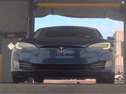 2016 Tesla Model S P90D