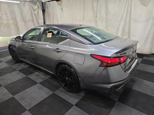 Gun Metallic 2022 Nissan Altima SR FWD