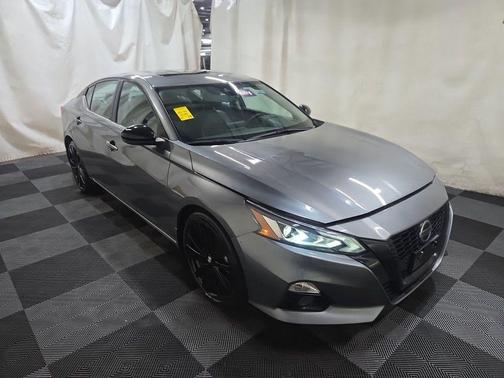 Gun Metallic 2022 Nissan Altima SR FWD