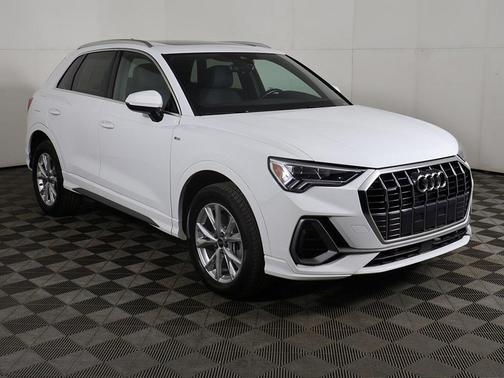 2025 Audi Q3 Premium 45 TFSI S line quattro Tiptronic