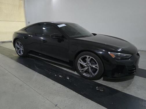 2023 Audi e-tron GT Premium Plus quattro