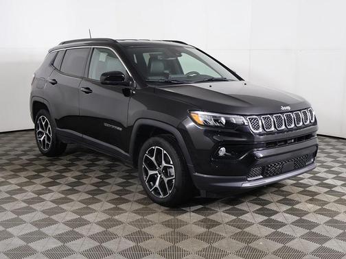 Diamond Black Crystal Pearlcoat 2025 Jeep Compass Limited