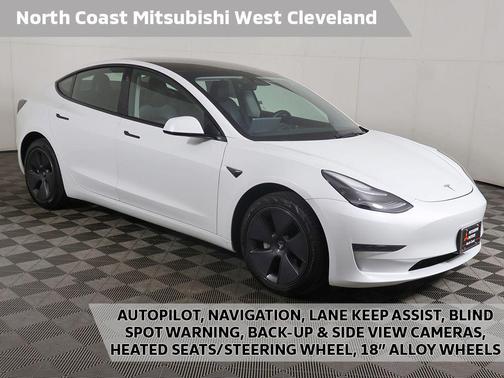 Pearl White Multi-Coat 2023 Tesla Model 3 Standard Range