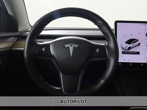 Pearl White Multi-Coat 2023 Tesla Model 3 Standard Range