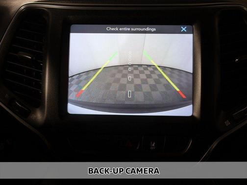 Bright White Clearcoat 2022 Jeep Cherokee Trailhawk