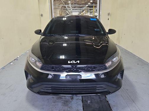 Aurora Black 2023 Kia Forte LXS