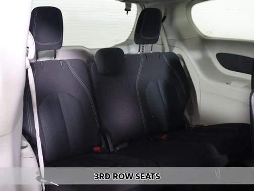 Bright White Clearcoat 2023 Chrysler Voyager LX