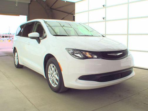 Bright White Clearcoat 2023 Chrysler Voyager LX