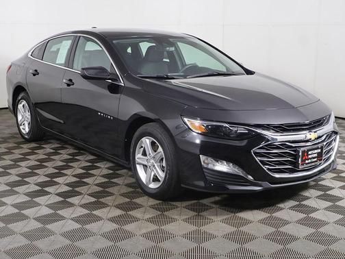 Mosaic Black Metallic 2024 Chevrolet Malibu FWD 1LT