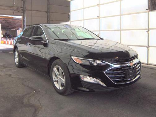 Mosaic Black Metallic 2024 Chevrolet Malibu FWD 1LT