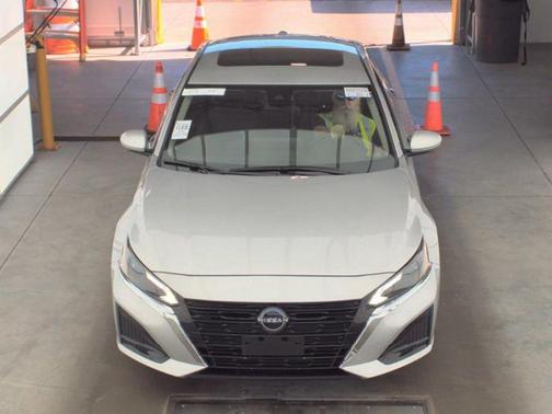 Brilliant Silver Metallic 2024 Nissan Altima 2.5 SL