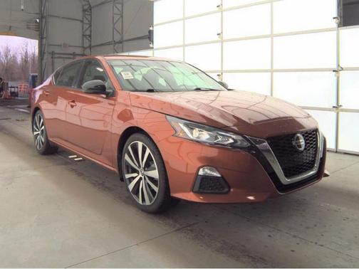 2021 Nissan Altima SR FWD