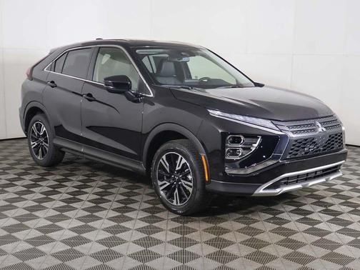 Labrador Black Pearl 2026 Mitsubishi Eclipse Cross SE