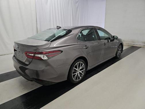 2021 Toyota Camry Hybrid XLE