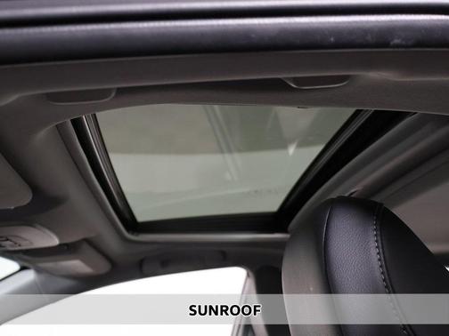 2021 Toyota Camry Hybrid XLE