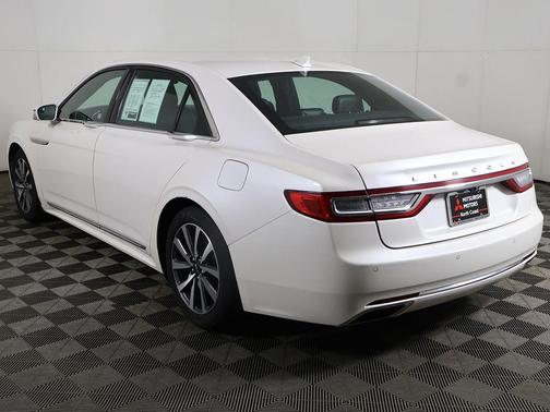 2018 Lincoln Continental Premiere