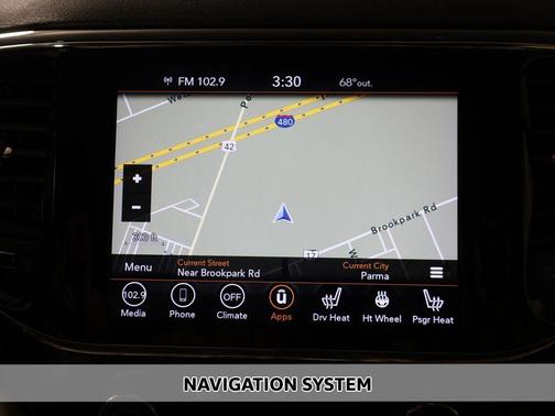 Diamond Black Crystal Pearlcoat 2022 Jeep Grand Cherokee Laredo