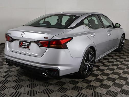 2023 Nissan Altima SR FWD