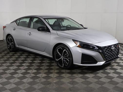 2023 Nissan Altima SR FWD