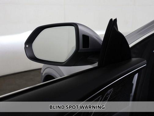 2022 Audi Q8 55 Premium