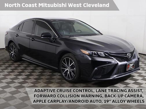 Midnight Black Metallic 2023 Toyota Camry SE
