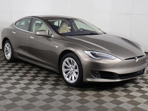 Titanium Metallic 2016 Tesla Model S 70D