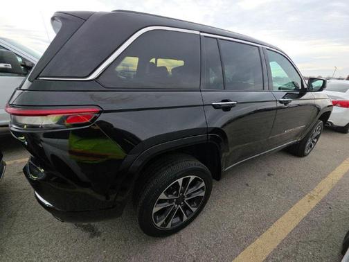 2022 Jeep Grand Cherokee Overland