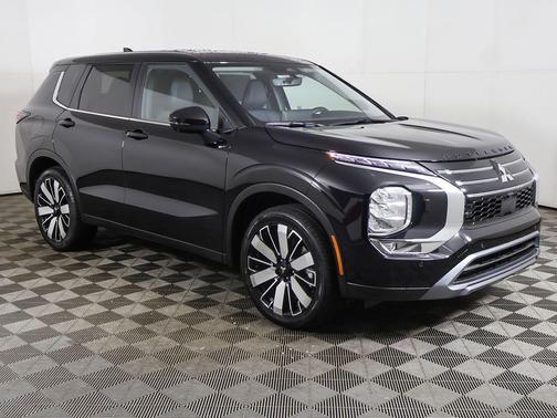 Labrador Black Pearl 2026 Mitsubishi Outlander SE 2.5 S-AWC