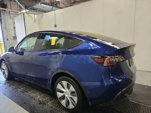 2022 Tesla Model Y Long Range Dual Motor All-Wheel Drive