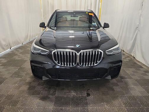 Black 2022 BMW X5 xDrive40i