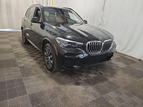 Black 2022 BMW X5 xDrive40i